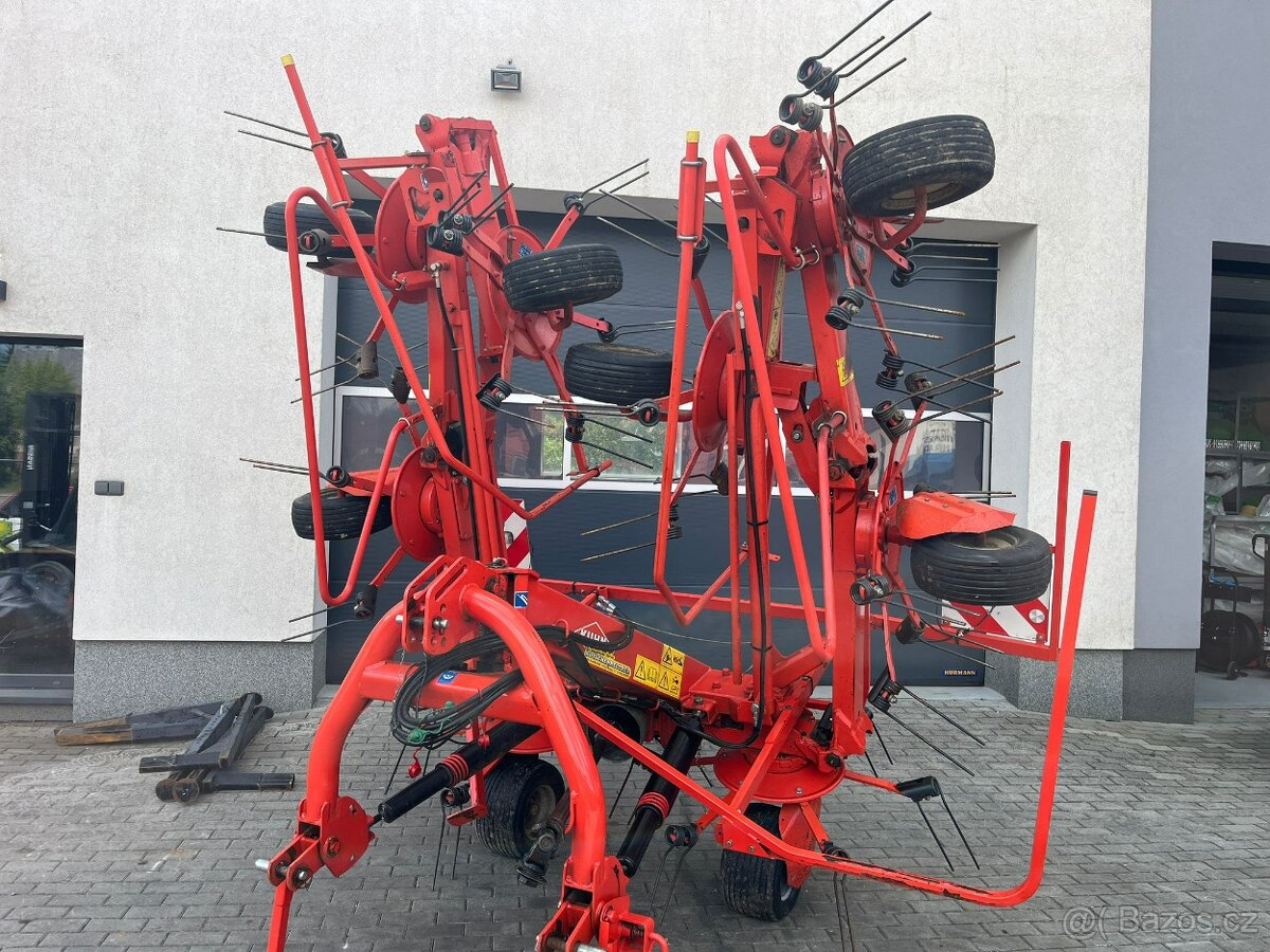 Obraceč sena, píce KÜHN GF 8702