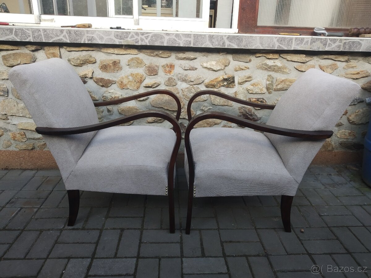 Křesla Thonet po renovaci.