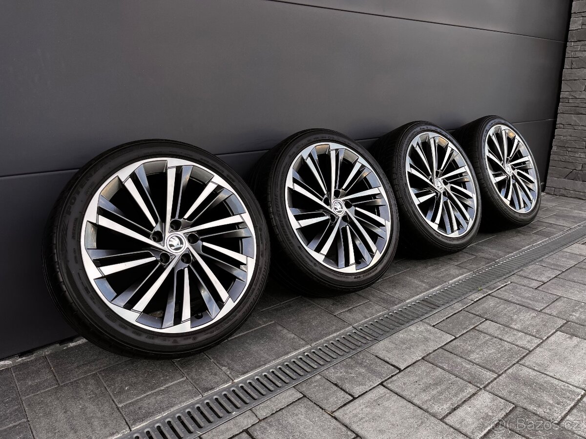 Originál Škoda Superb 235/40 r19 Bridgestone