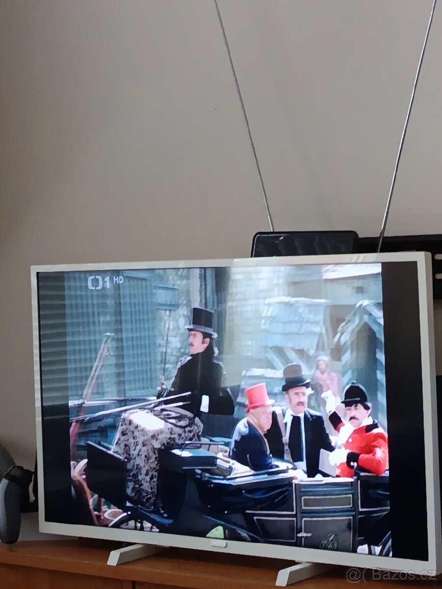 Philips Full HD tv 80cm s dálkovém ovládáním.