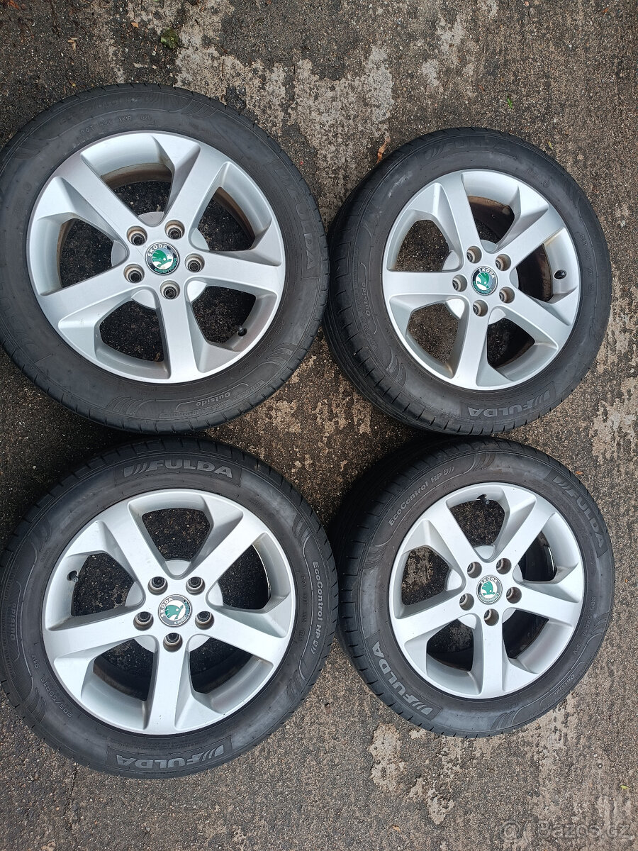 Škoda Octavia II - alu 6,5x16 et50 + letní 205/55/16 DOT2021
