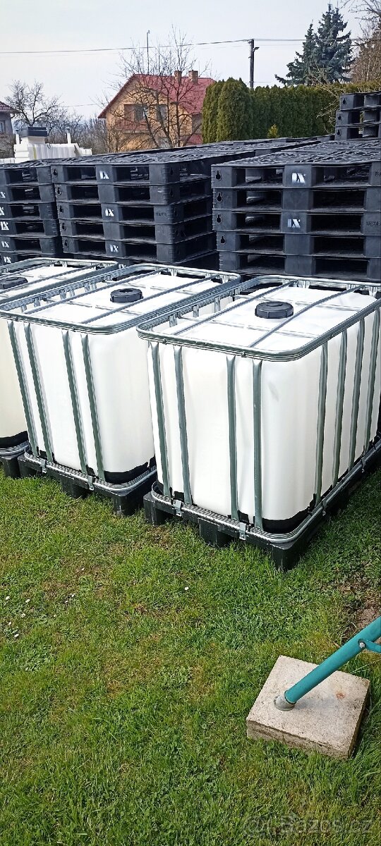 IBC nádrže 600l - čisté, od potravin