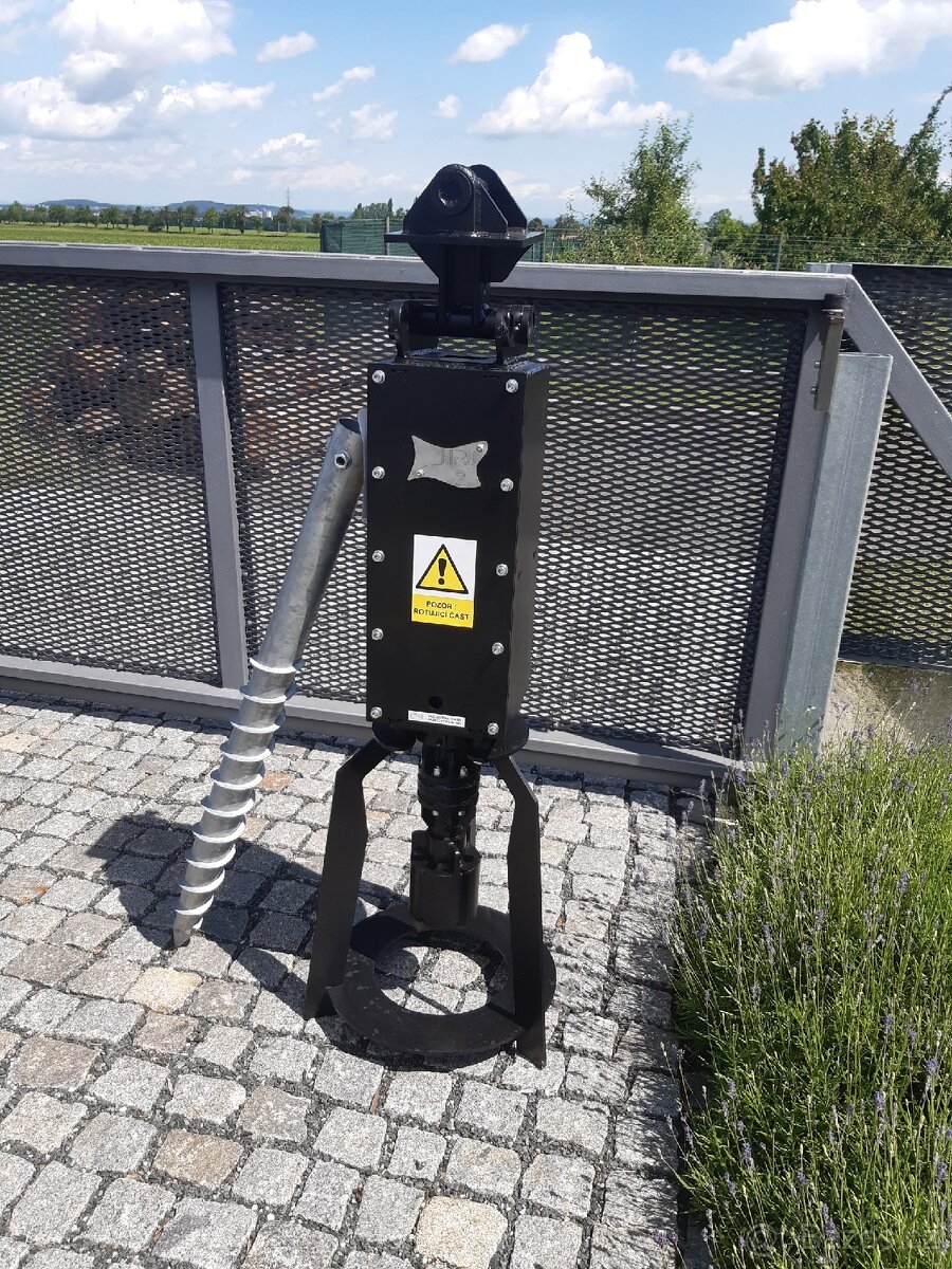 Vrtací jednotka na zemní vruty