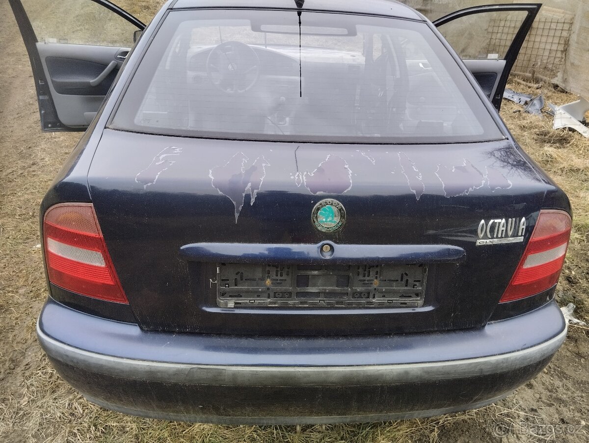 5 Dveře Škoda octavia 1 Sedan