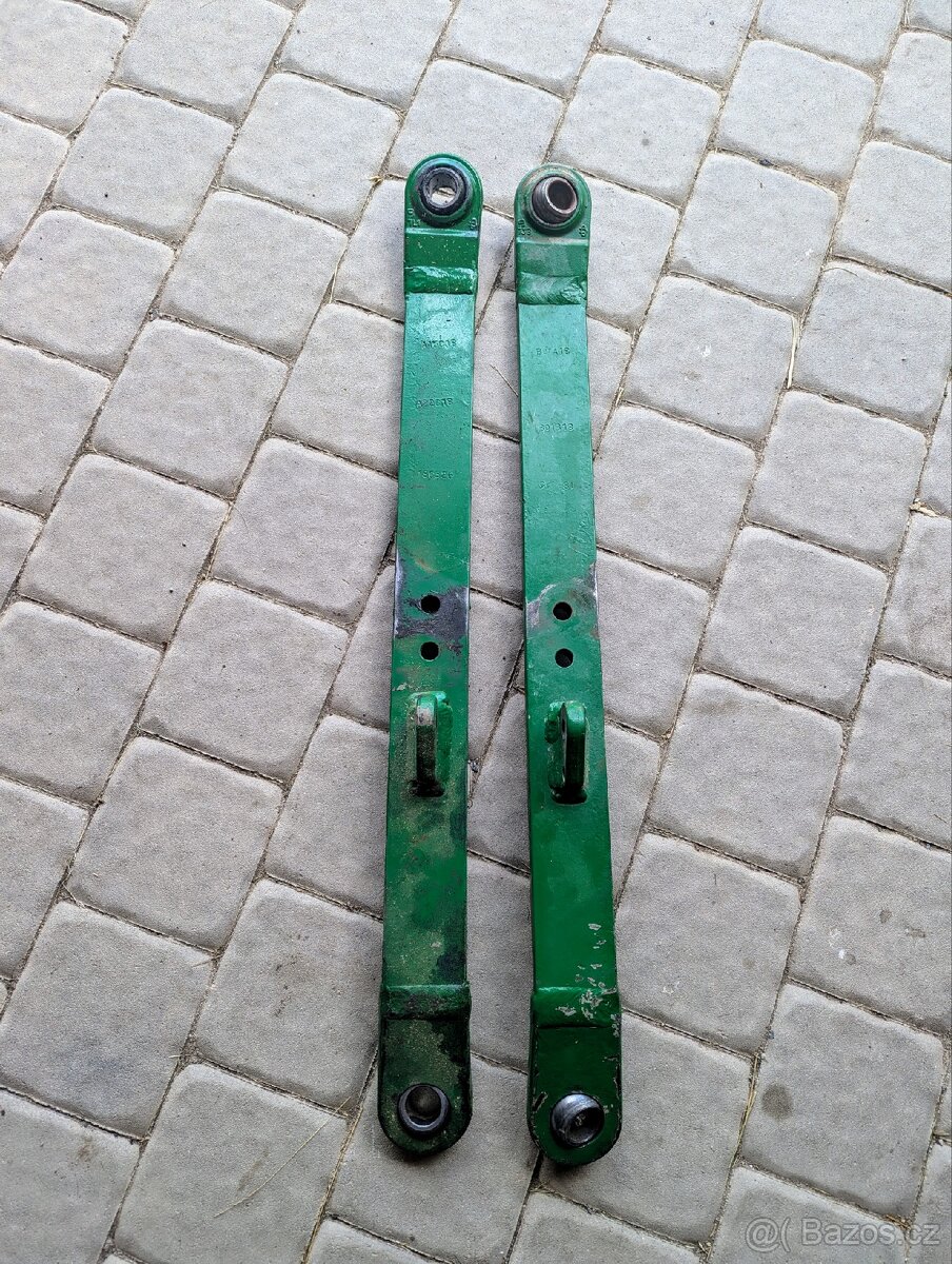 Spodní ramena na traktor John Deere