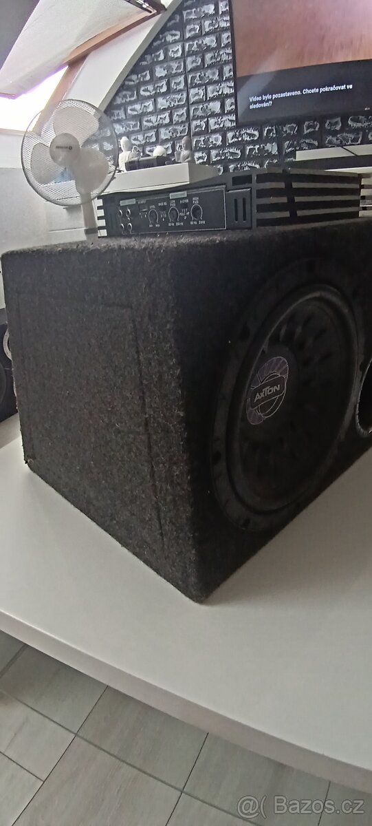 Subwofer + zesilovač do auta