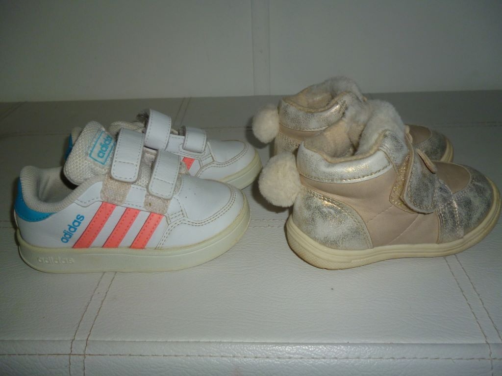2xDÍVČÍ BOTIČKY-ADIDAS A NELLI BLUE