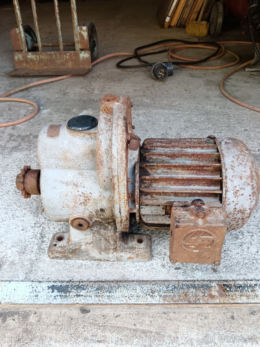 Převodovka s elektromotorem