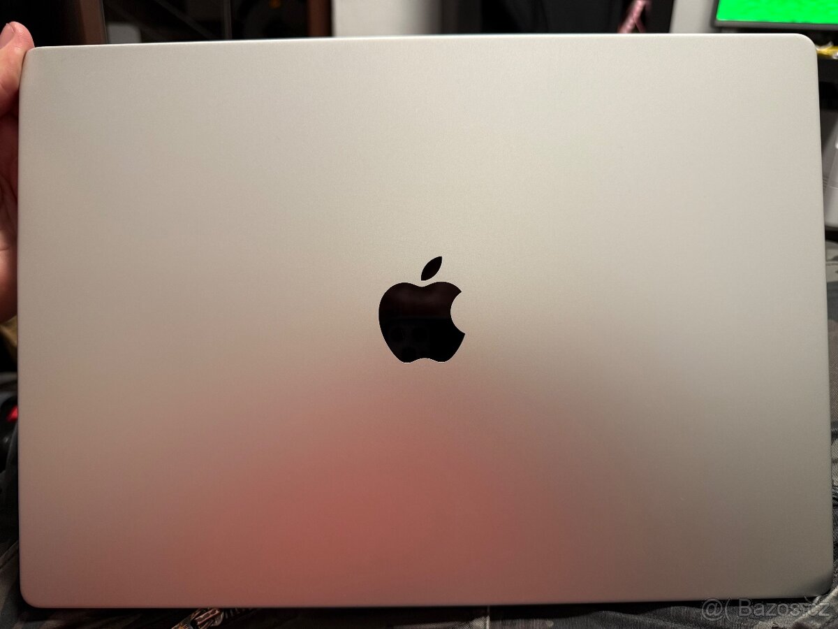 MacBook Pro 16″ s čipem M2 Pro, 16 GB RAM a 512 GB SS