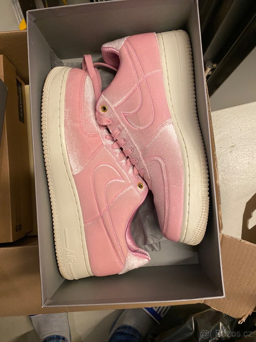 Nike Air Force 42,5 nové