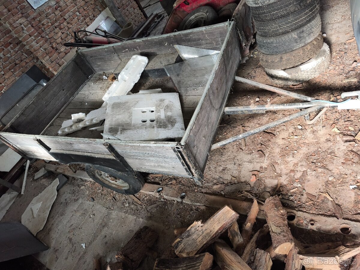 Přívěsny vozík bez tp