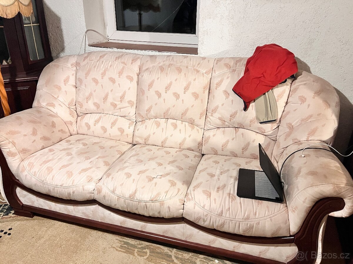 Sedací souprava a křeslo za odvoz