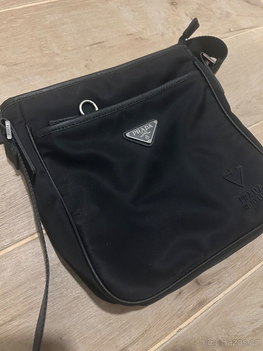 Prada taška přes rameno Re-Nylon