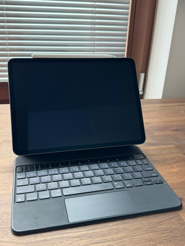 iPad Pro 2018 11" - kompletní set s klávesnicí a tužkou