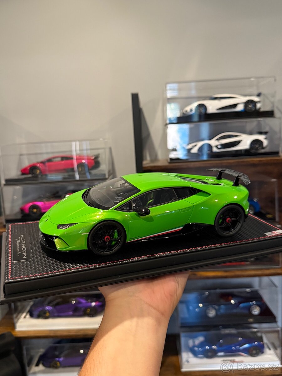MR - Lamborghini Huracan Performante, 1:18.