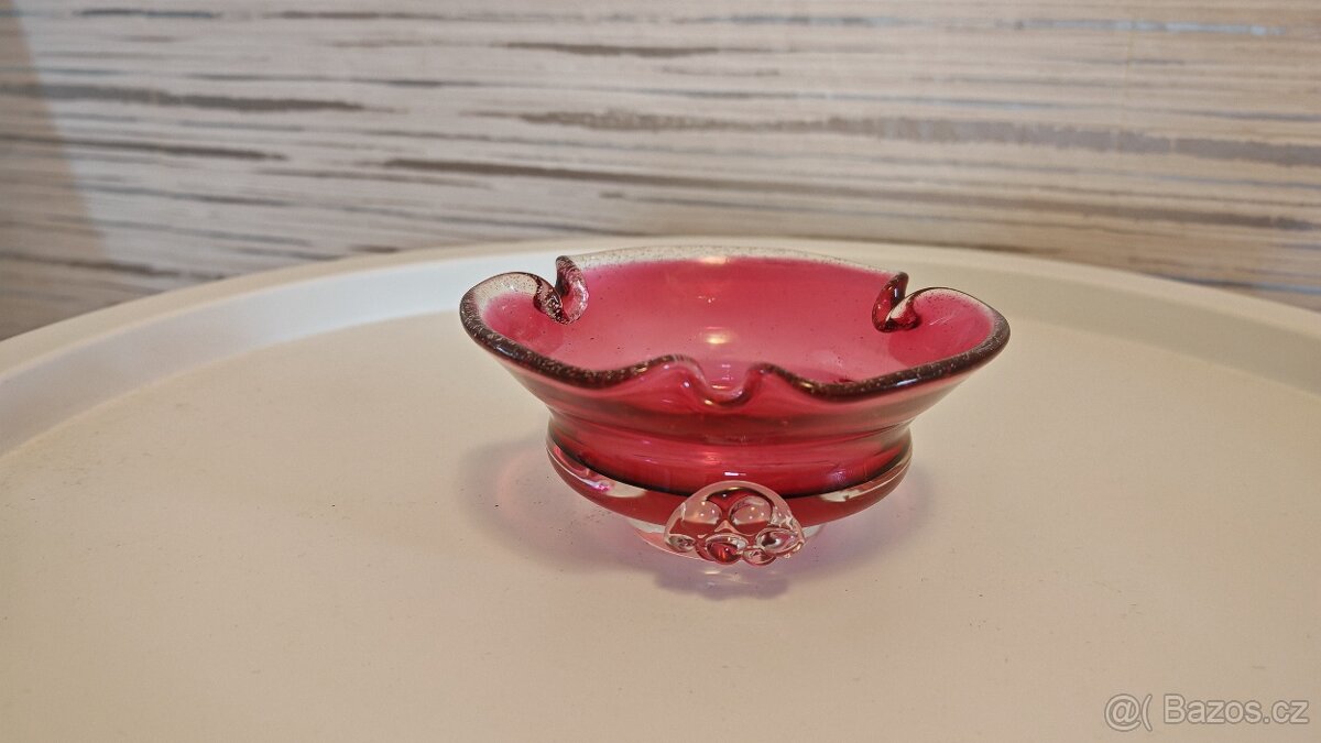 Popelník hutní sklo Jaroslav Taraba Lednické rovné