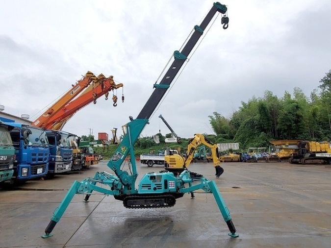 Minijeřáb mobilní jeřáb Maeda MC-235CW