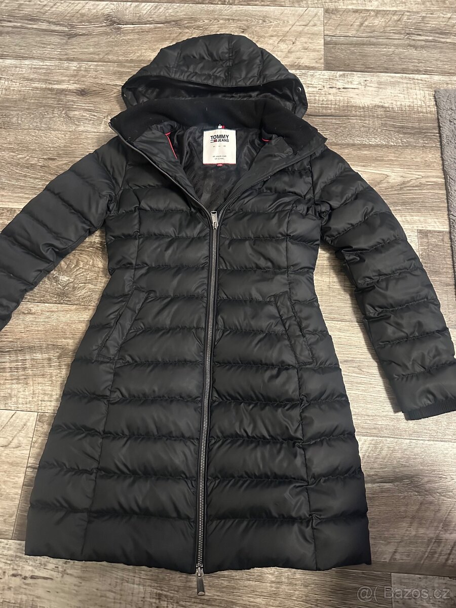 Tommy Jeans dámský péřový kabát - vel.XS/34