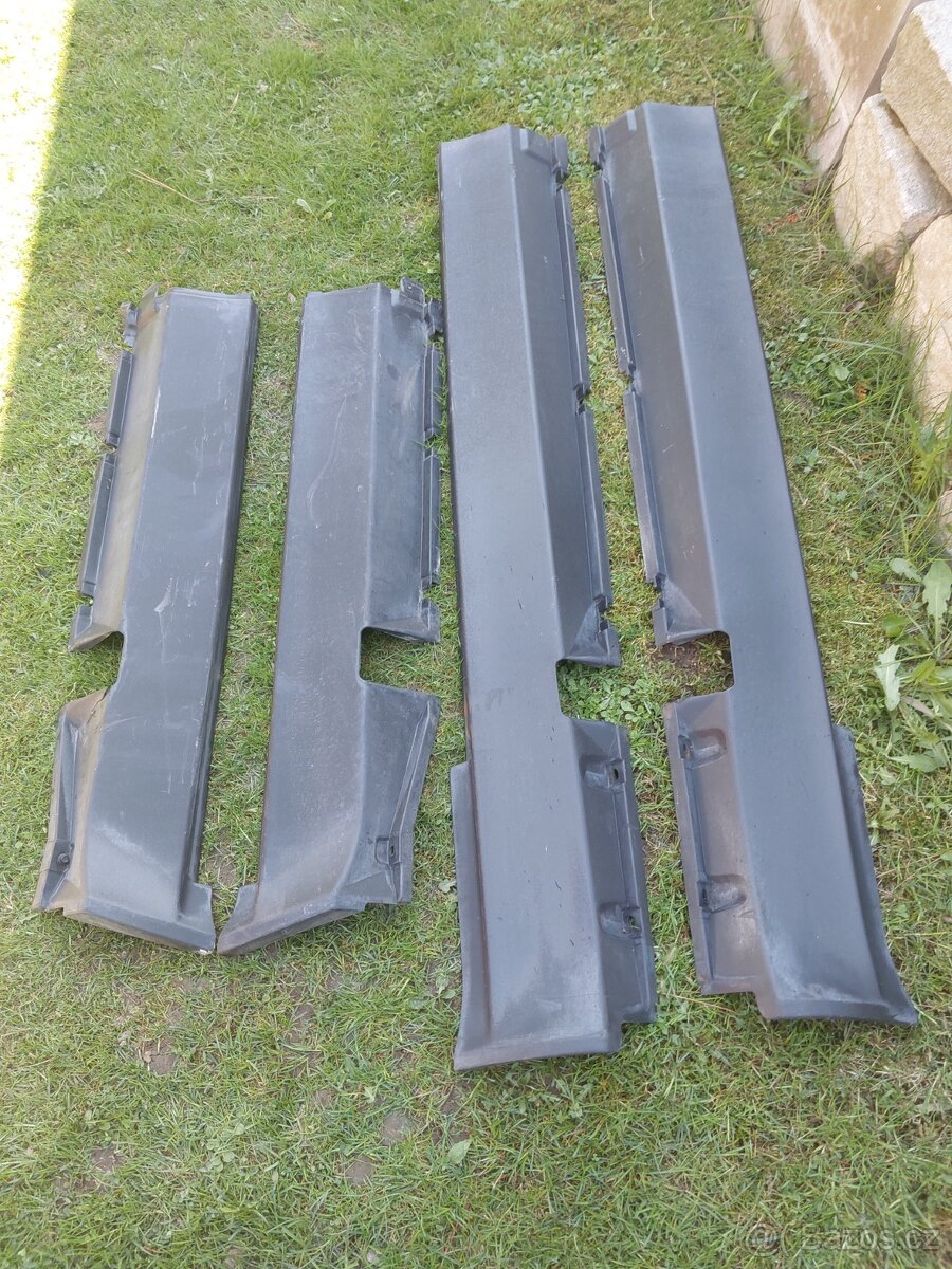 BMW e32 plastové prahy