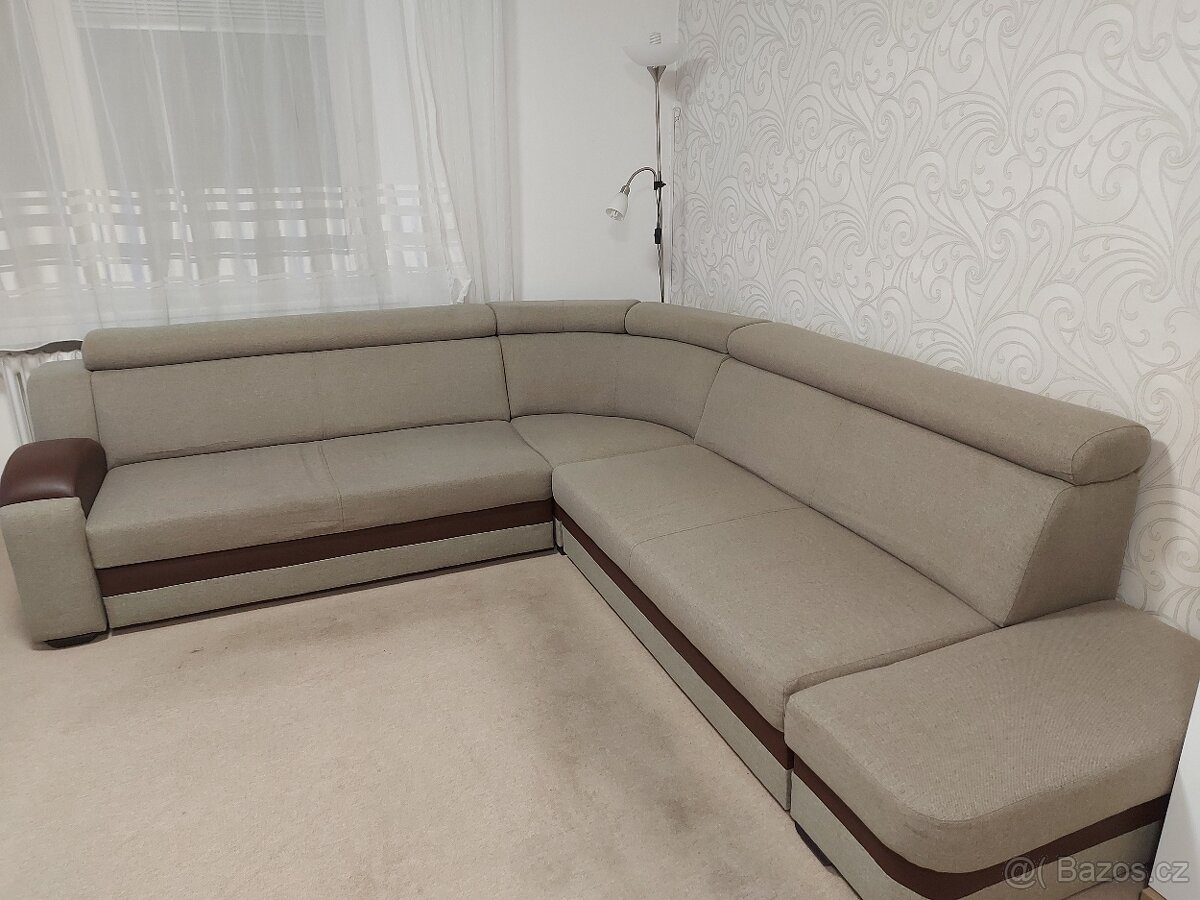 Rozkládací sedací souprava.