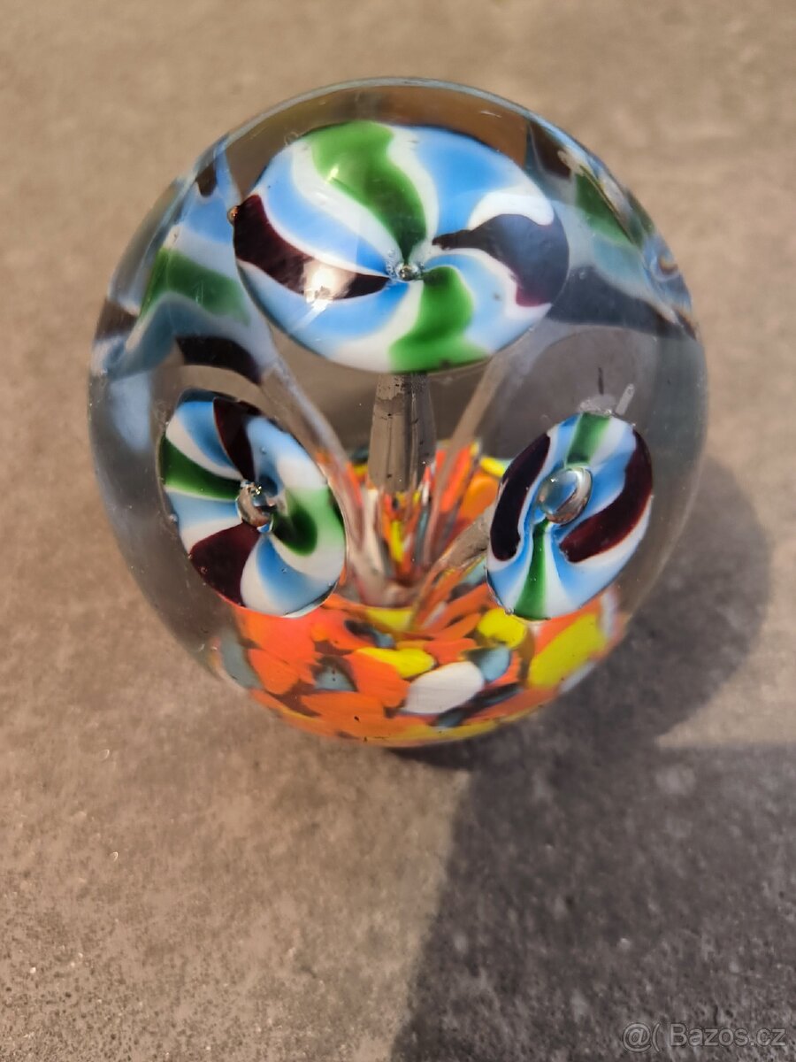 retro staré těžítko