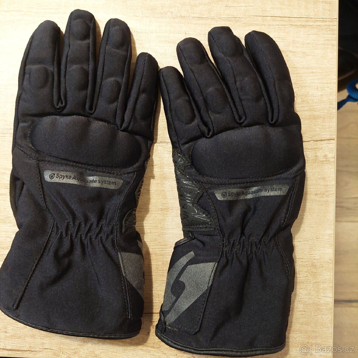 Rukavice na motorku.