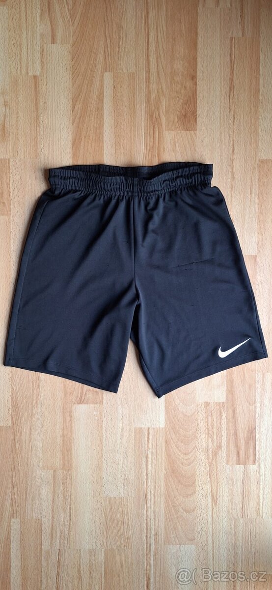 Kraťasy NIKE, vel. S
