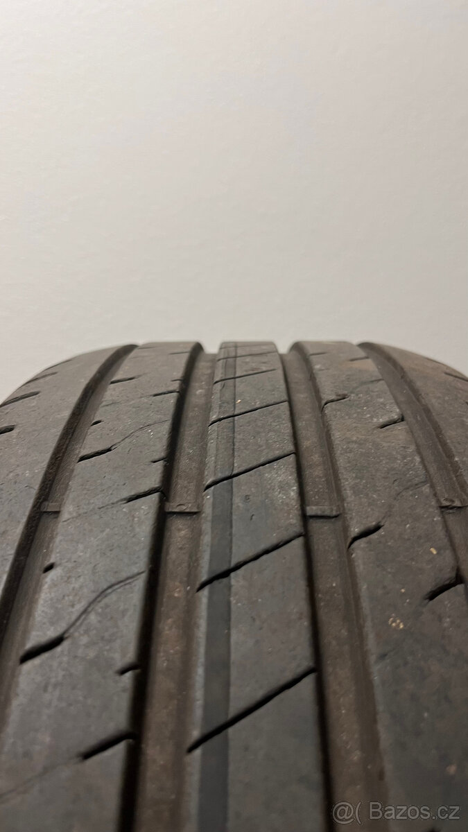 4ks Letní pneu 215/55 R17, Goodyear (2ks), Hankook (2ks), 6m