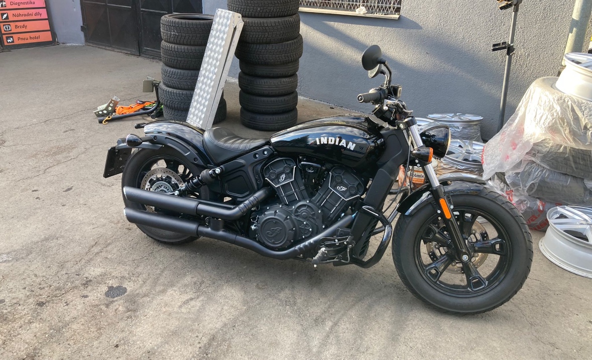 Prodám INDIAN SCOUT BOBBER SIXTY ABS