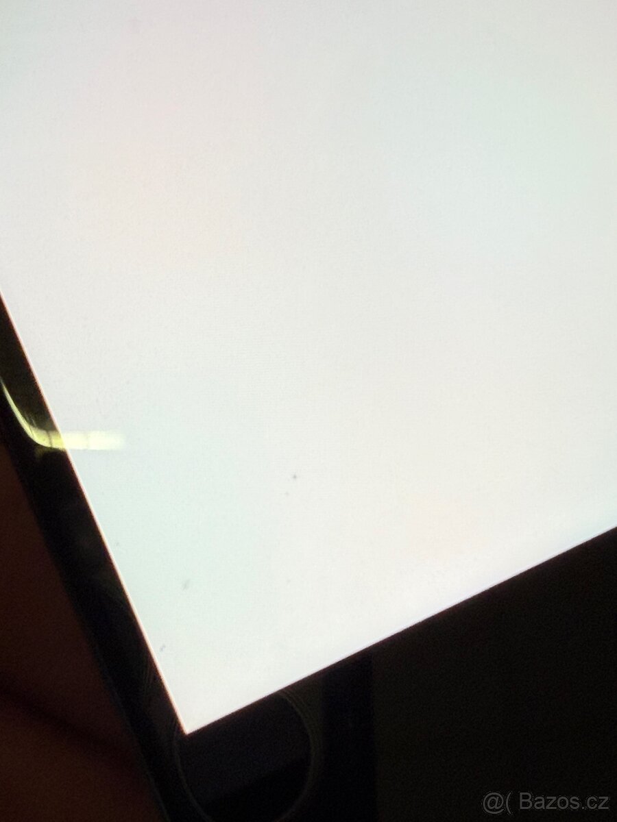 iPhone 8/SE2/SE3 Originální repasovaný displej s vadou (3)