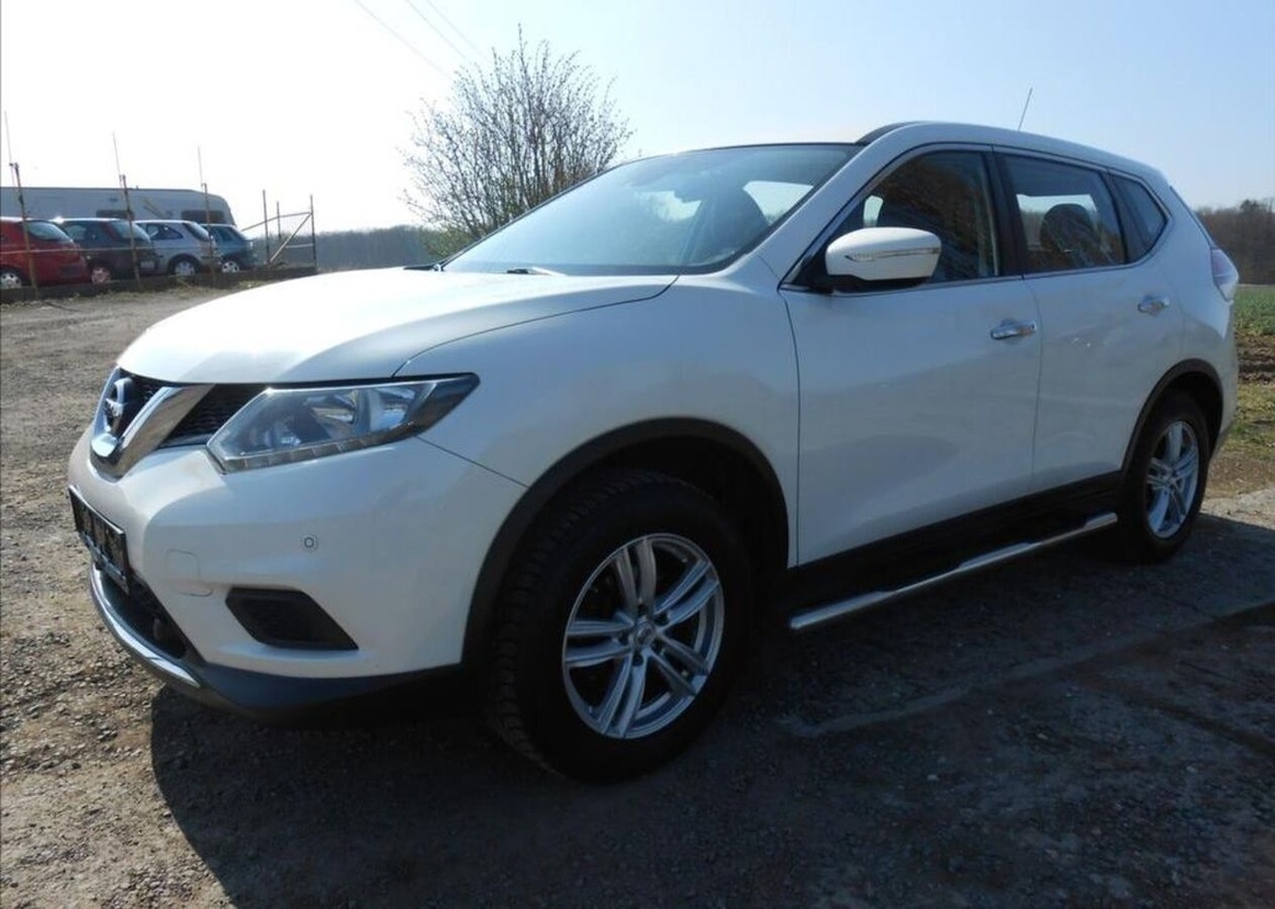 Nissan X-Trail 1,6 120kW Serviska EXKLUSIV benzín