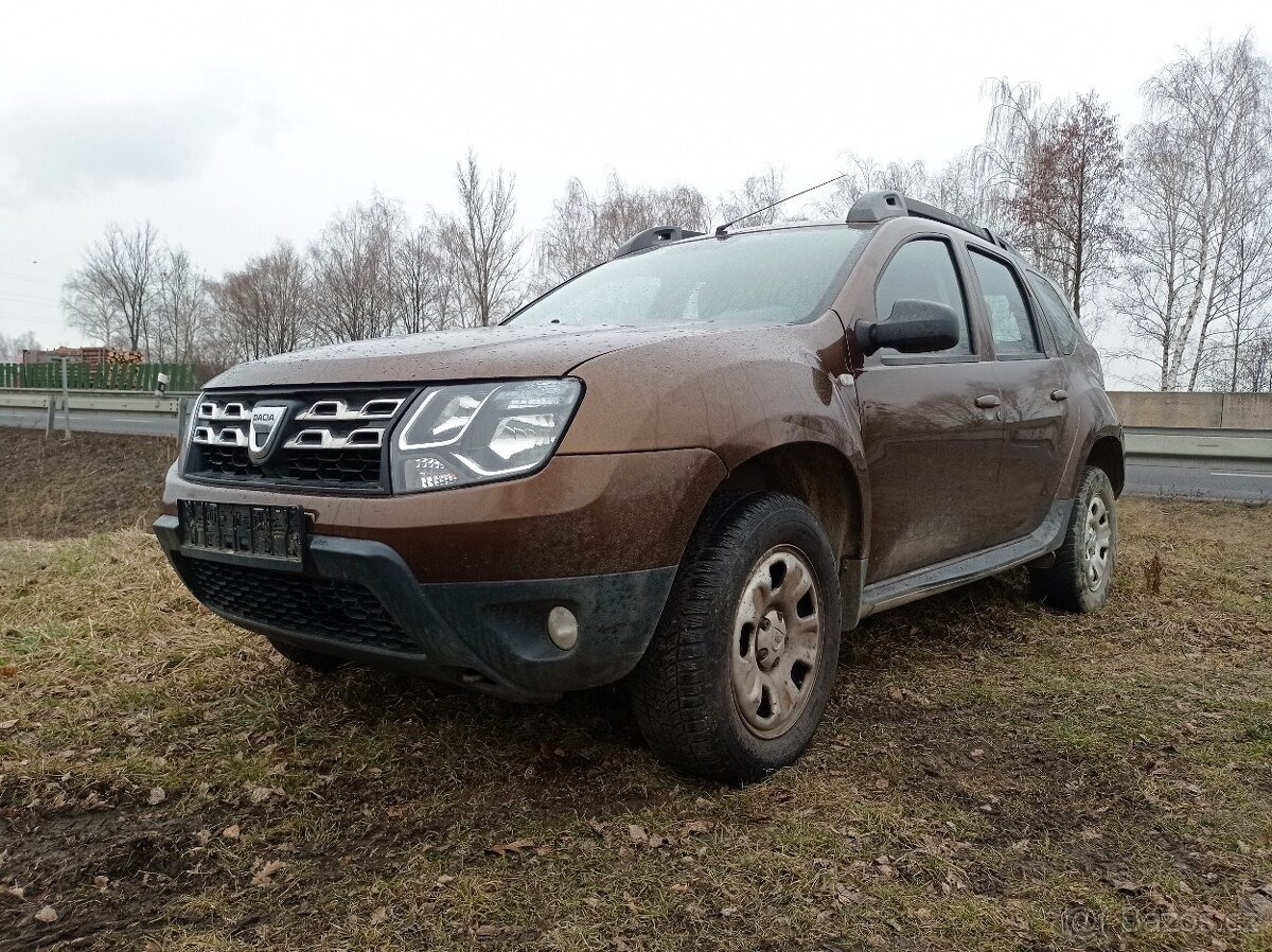 Dacia Duster na díly