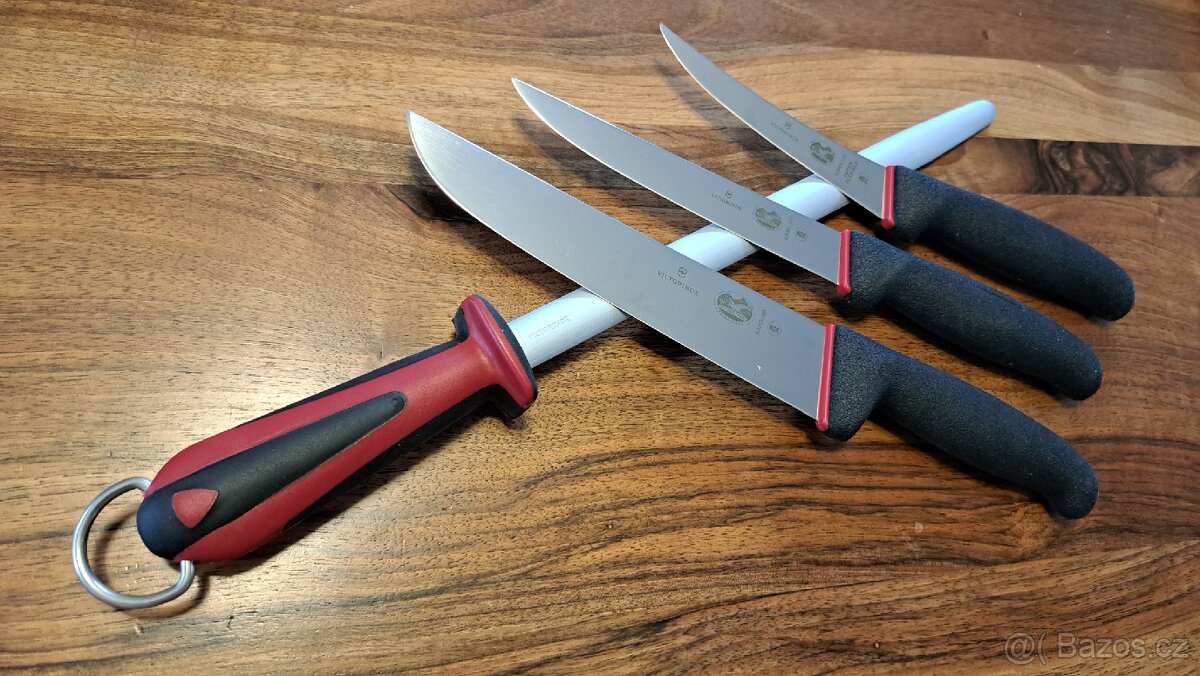 Řeznické nože s ocílkou Dual Grip Victorinox