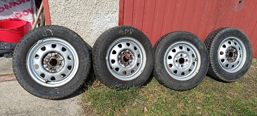 Letní 4 kola Škoda Felicia