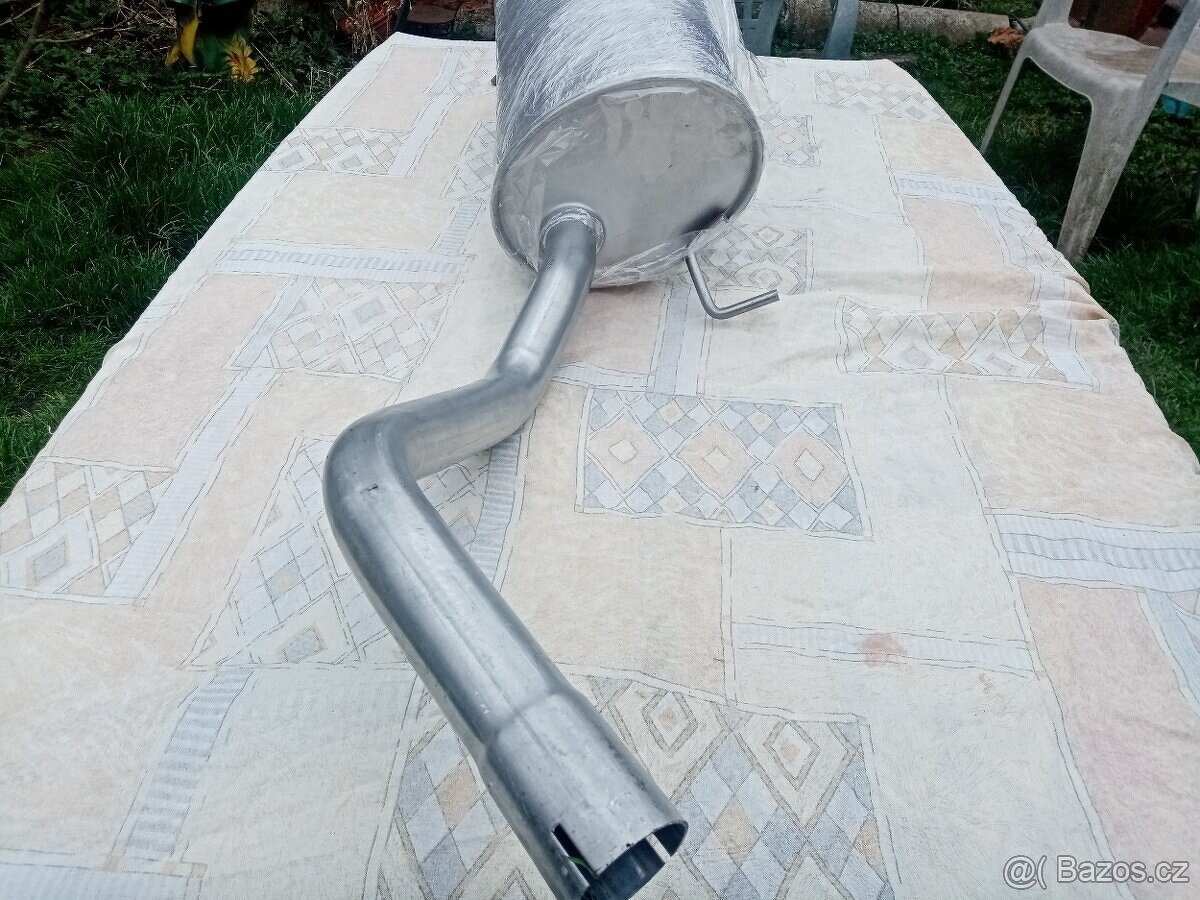 nový zadní tlumič výfuku na Renault
