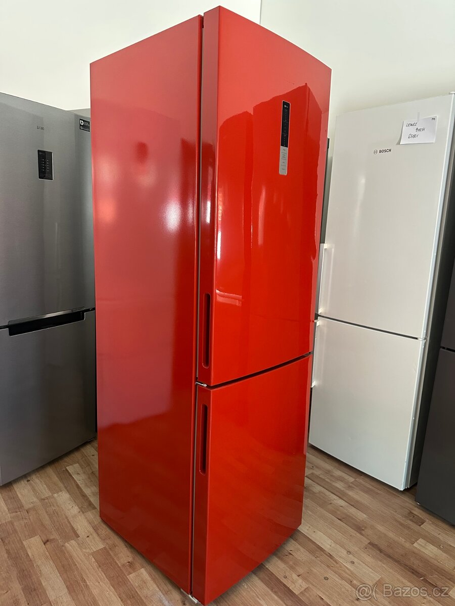 Lednice s mrazákem Samsung (141)