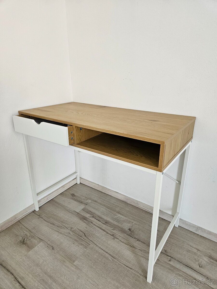 Psací stůl