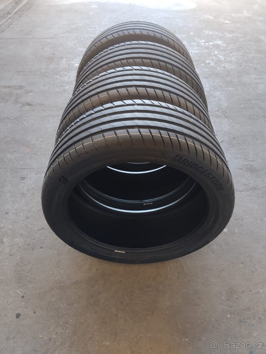 Bridgestone Potenza 255/40/r20