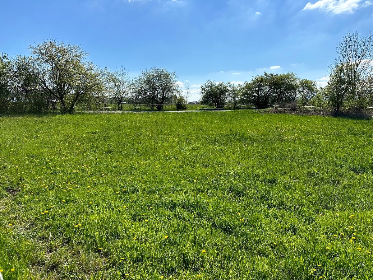 Prodej stavebního pozemku 23 011 m². Mstišov, Dubí, Teplice