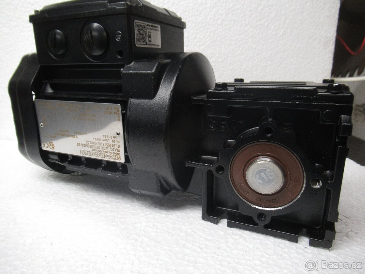 SEW-NOVÁ úhlová ektropřevodovka 400V.0,12kw.23ot.min.