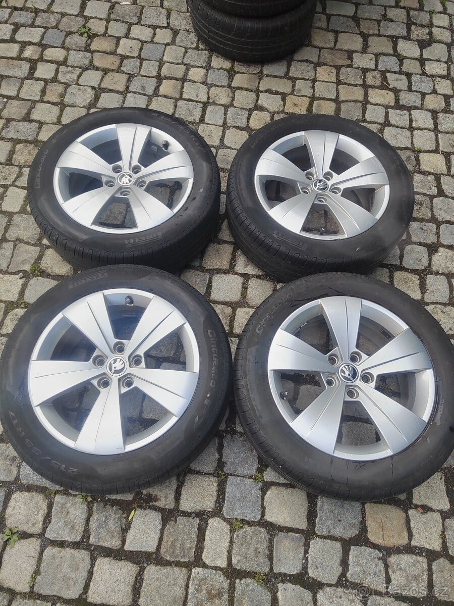 Prodám orig alu 17 Škoda Superb 3 5x112 ET 41 letní pneu