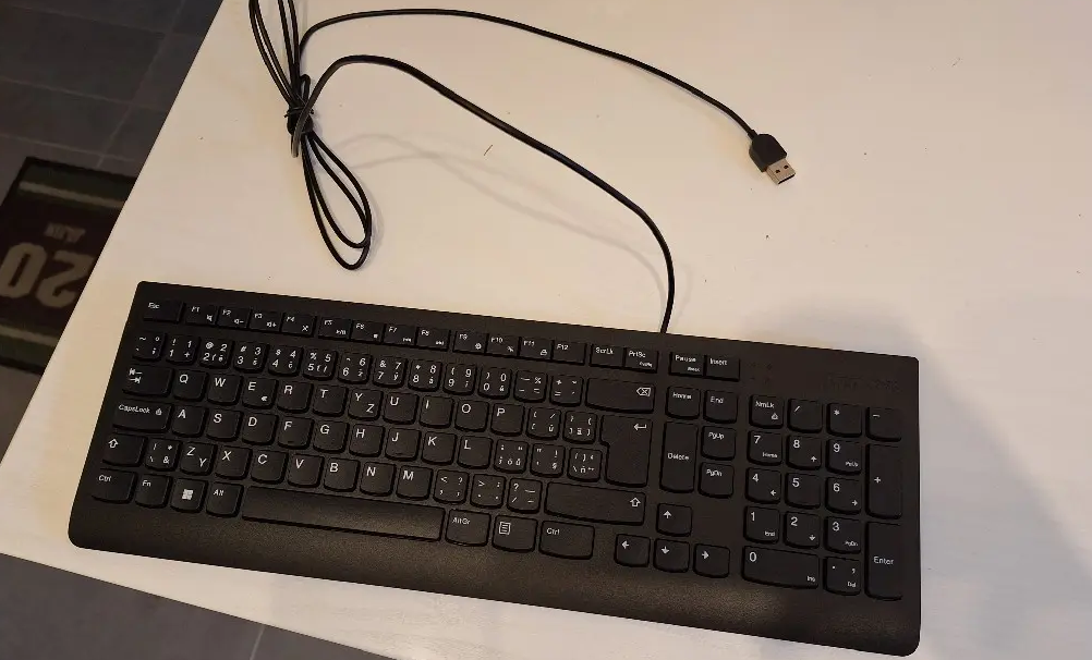 Klávesnice Lenovo Essential Wired