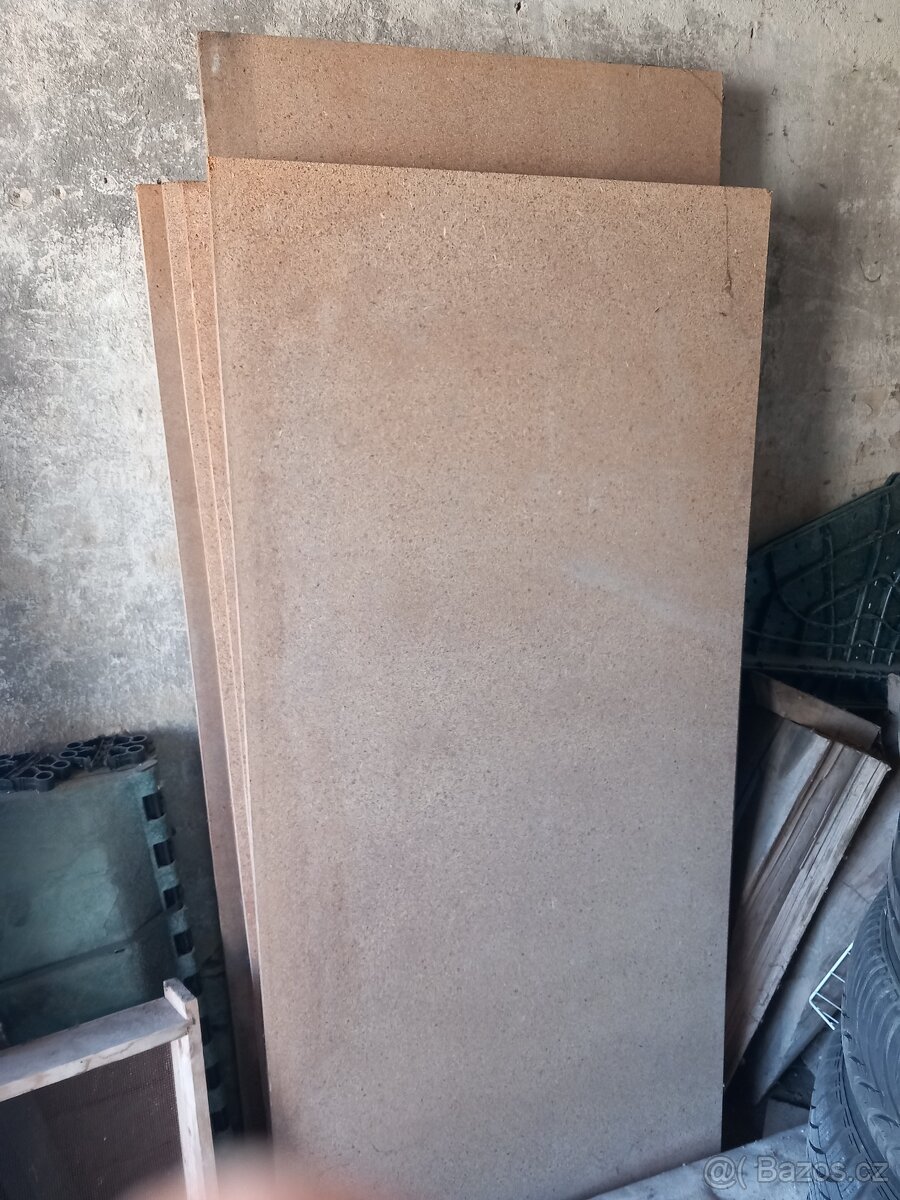 Dřevotřískové desky 12mm 183x86cm