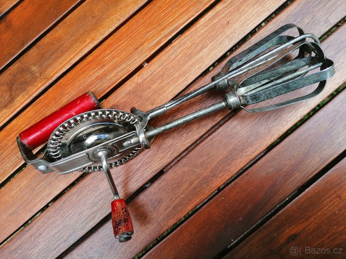 Retro ruční šlehač