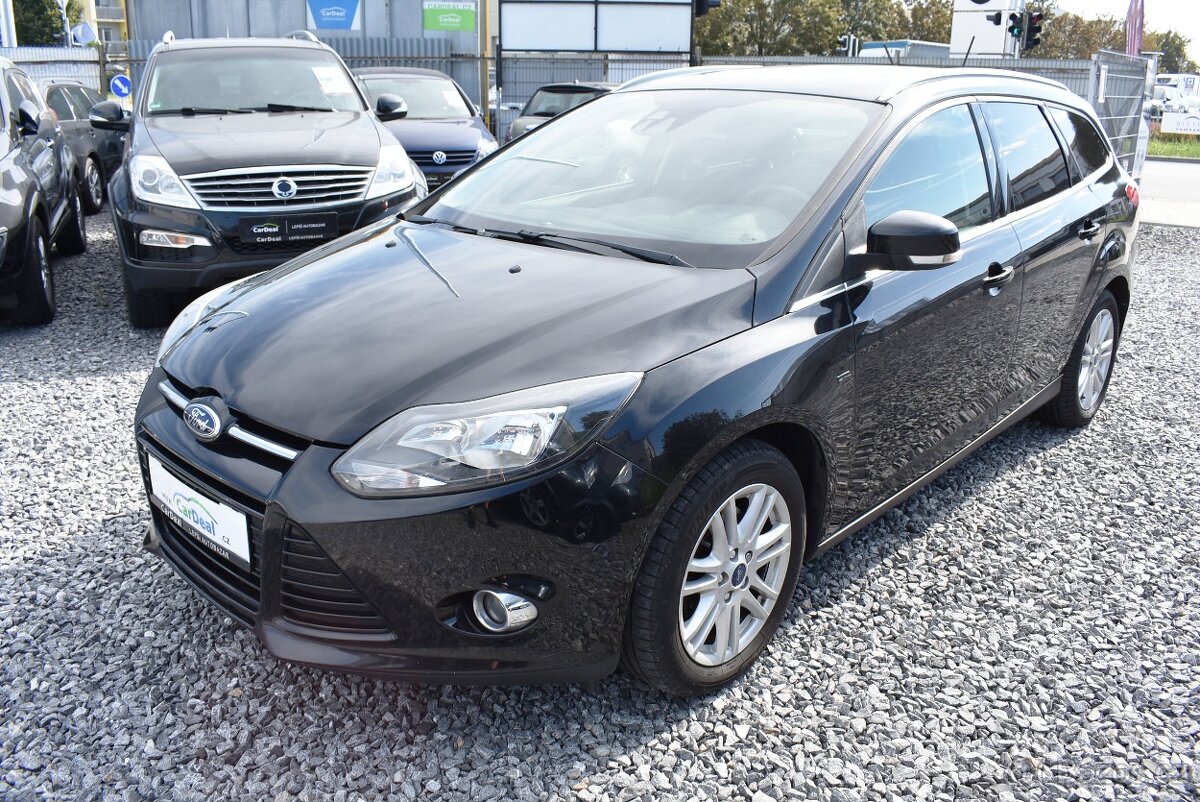 FORD FOCUS KOMBI 2,0 TDCI,TITANIUM,1.MAJITEL,NAVI,SERVISKA
