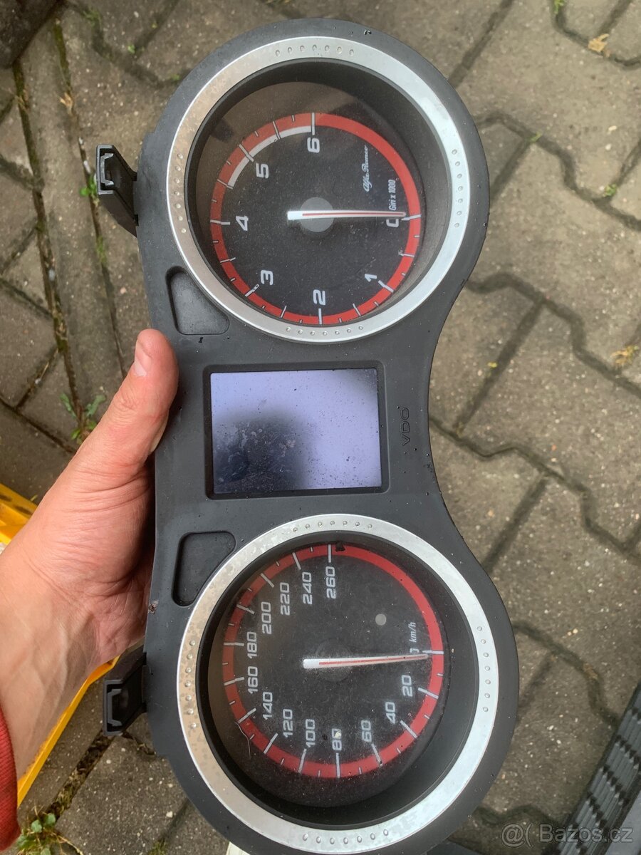 Budíky alfa Romeo 159 TI