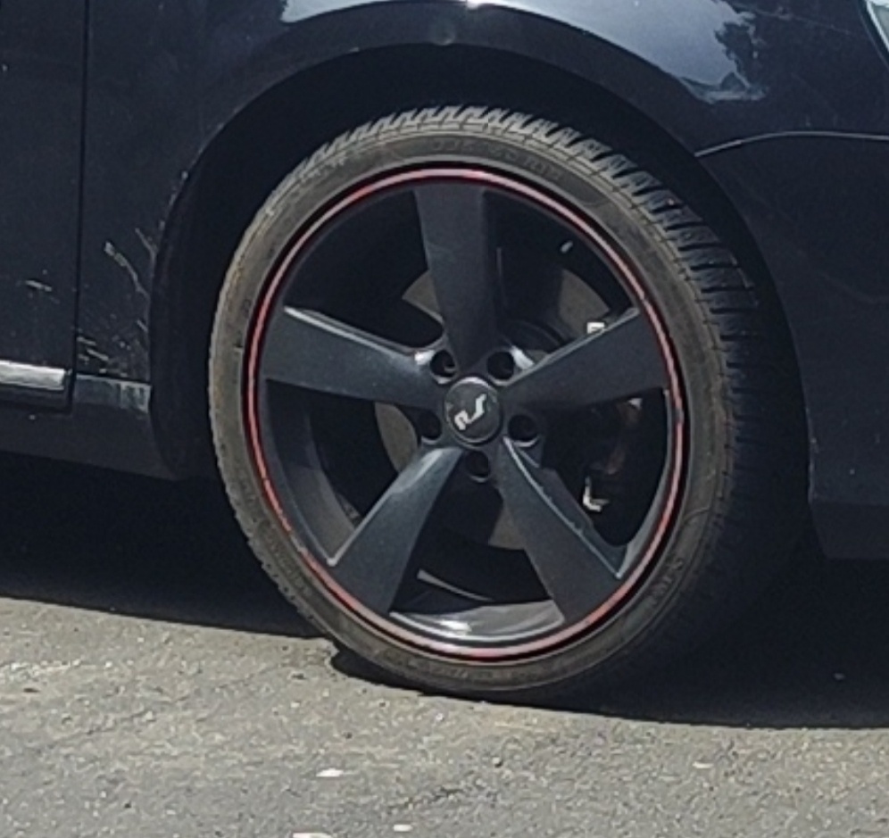 Prodám disky 5x112 + pneu 225/40 R18,