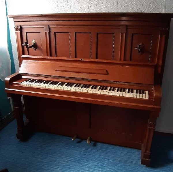 AUGUST FÖRSTER - Koncertní pianino.