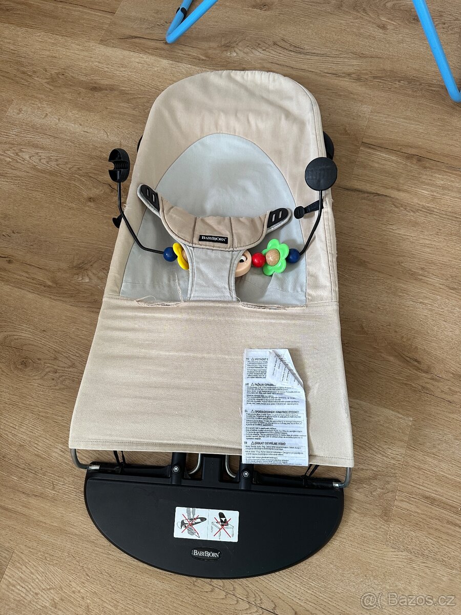 Použité Babybjörn houpátko a originální hrazdička