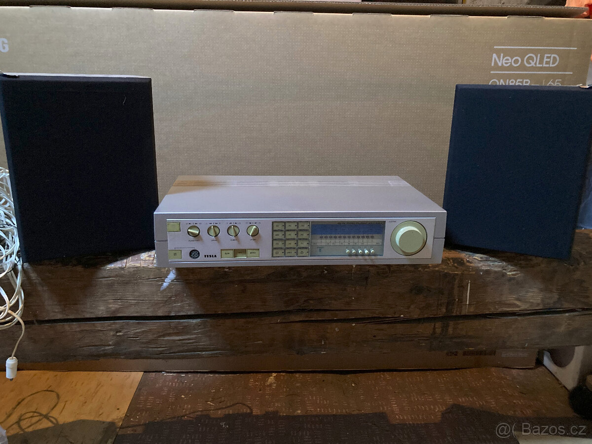 PRODÁM RÁDIO s reproduktory